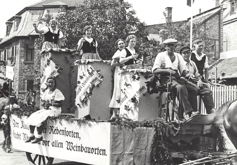 Winzerfestumzug Nierstein 1938